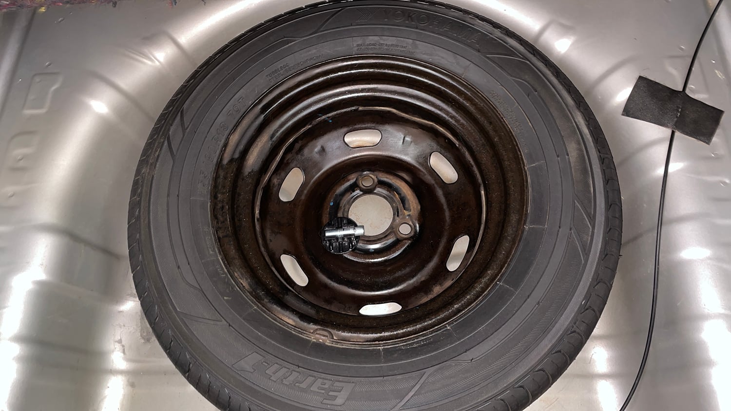 Used 2017 Renault Kwid RXT Petrol Manual tyres SPARE TYRE VIEW