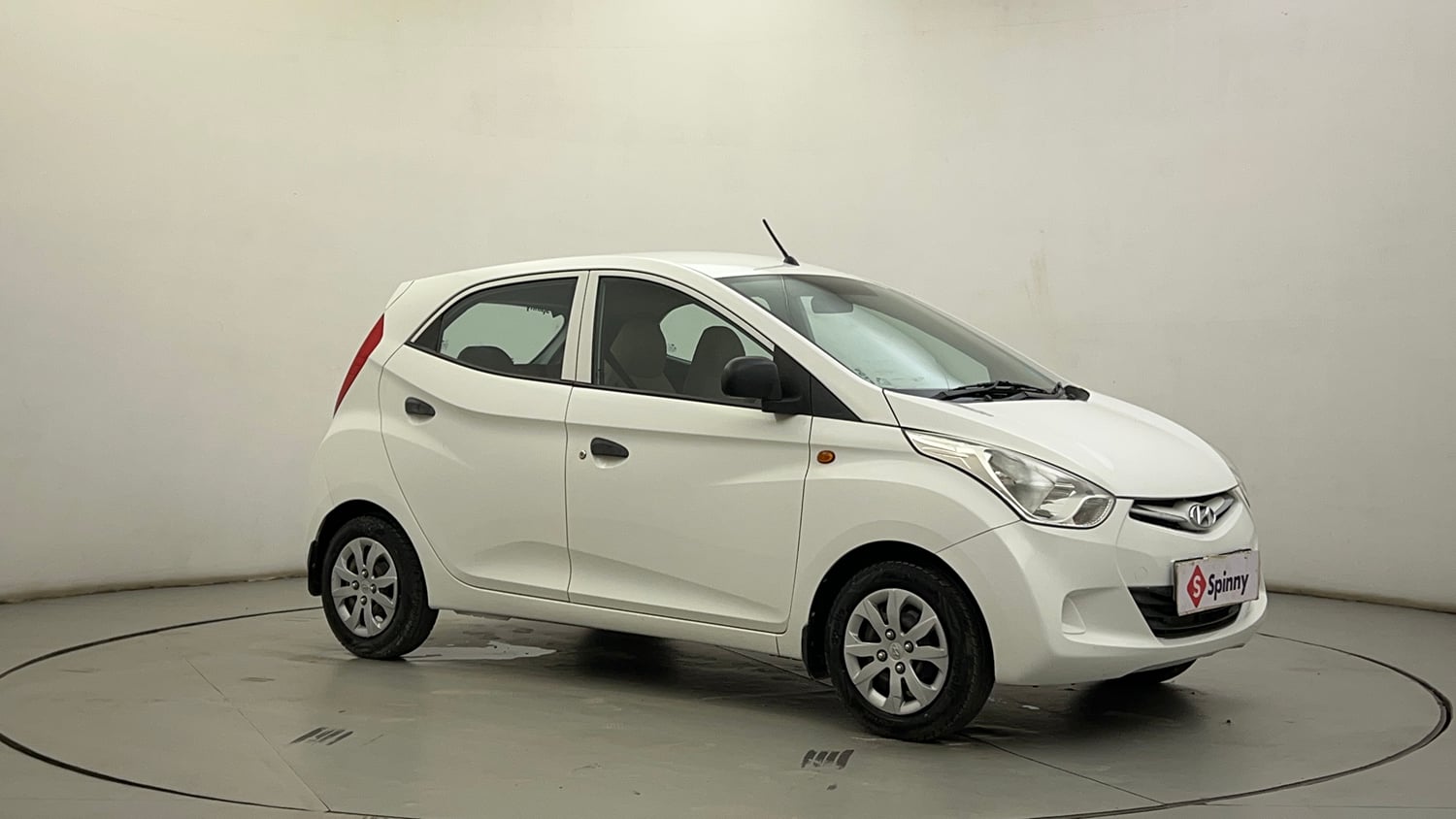 Used 2017 Hyundai Eon Magna + Petrol Manual exterior RIGHT FRONT CORNER VIEW