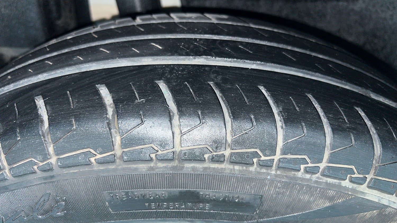 Used 2023 Maruti Suzuki Dzire VXi Petrol Manual tyres RIGHT REAR TYRE TREAD VIEW