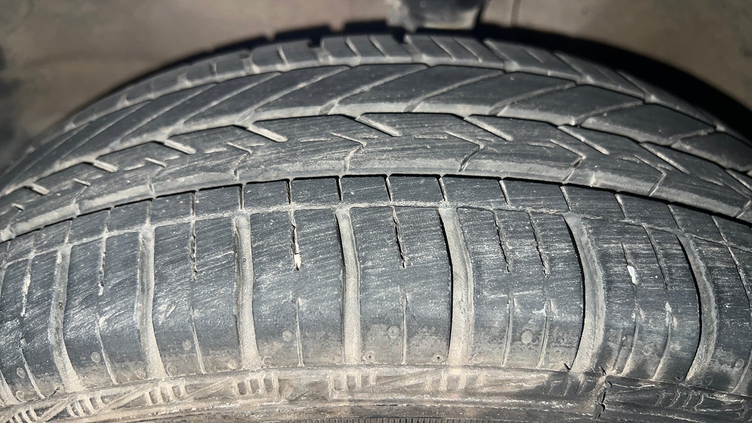Used 2018 Maruti Suzuki Wagon R VXI Petrol Manual tyres LEFT FRONT TYRE TREAD VIEW
