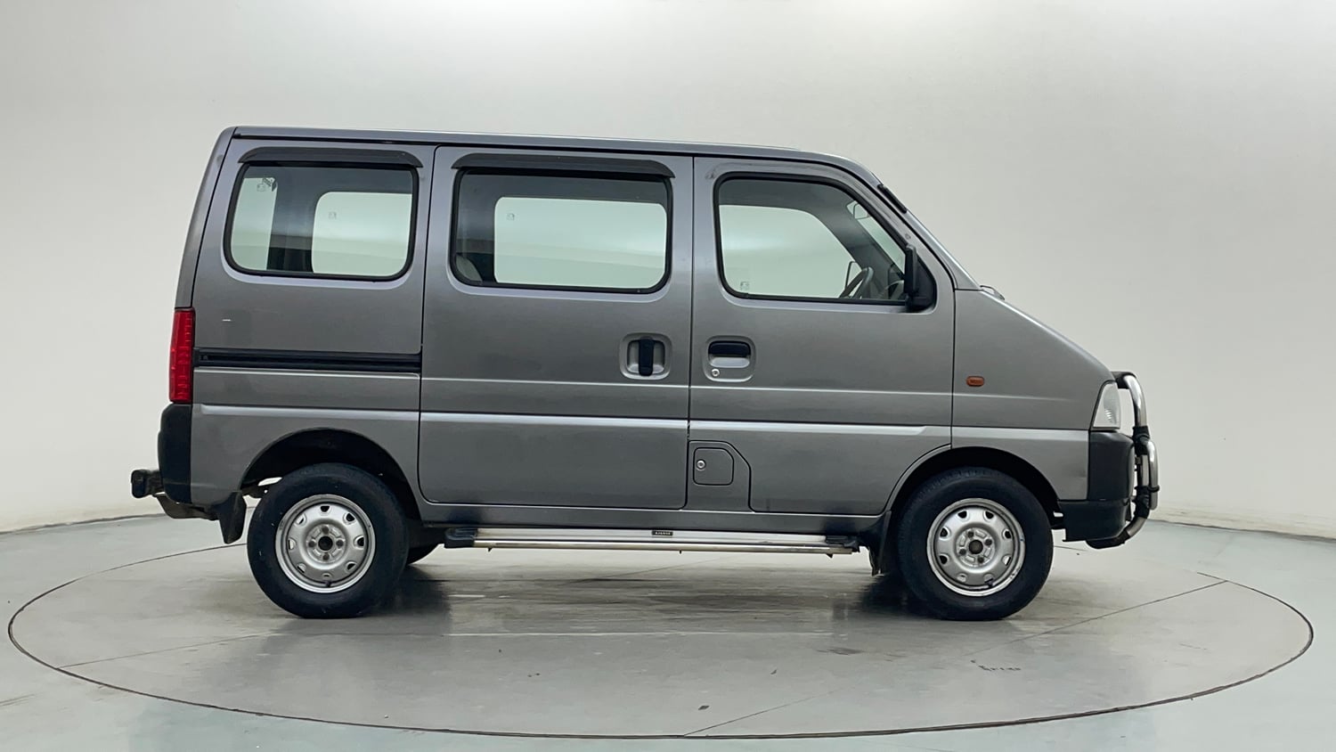Used 2015 Maruti Suzuki Eeco 5 STR WITH A/C+HTR Petrol Manual exterior RIGHT SIDE VIEW