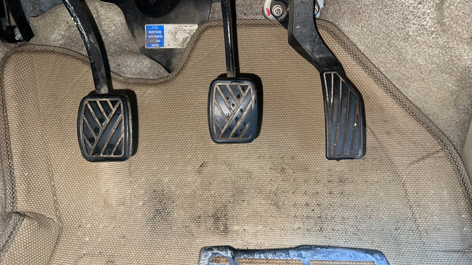 Used 2015 Maruti Suzuki Ertiga ZXi Petrol Manual interior PEDALS VIEW