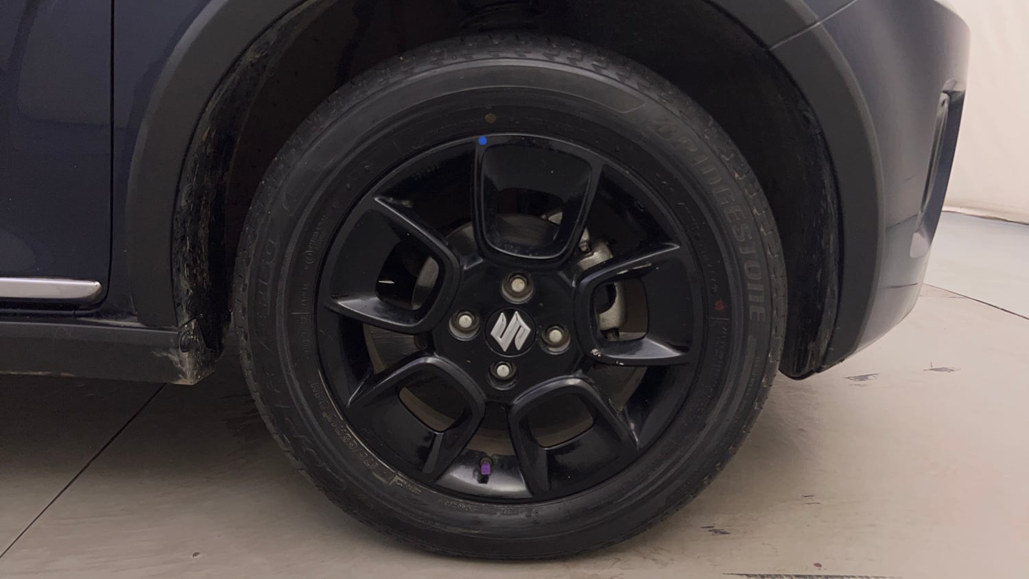 Used 2024 Maruti Suzuki Ignis Zeta 1.2 AMT Petrol Automatic tyres RIGHT FRONT TYRE RIM VIEW