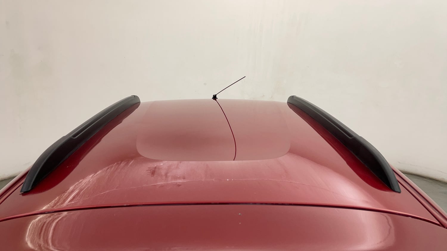 Used 2015 Renault Kwid RXT Petrol Manual exterior EXTERIOR ROOF VIEW