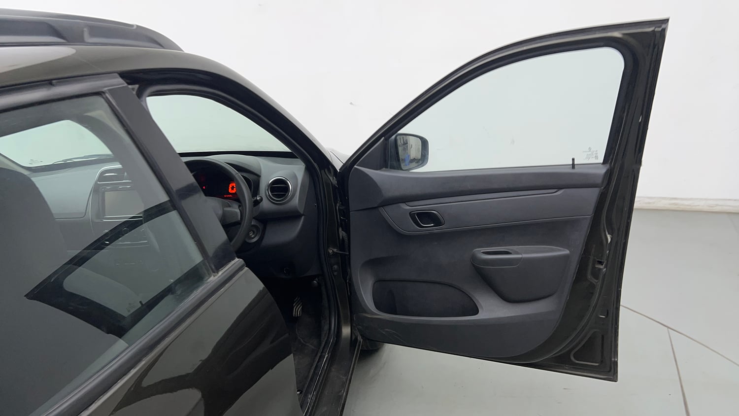 Used 2016 Renault Kwid RXT Petrol Manual interior RIGHT FRONT DOOR OPEN VIEW