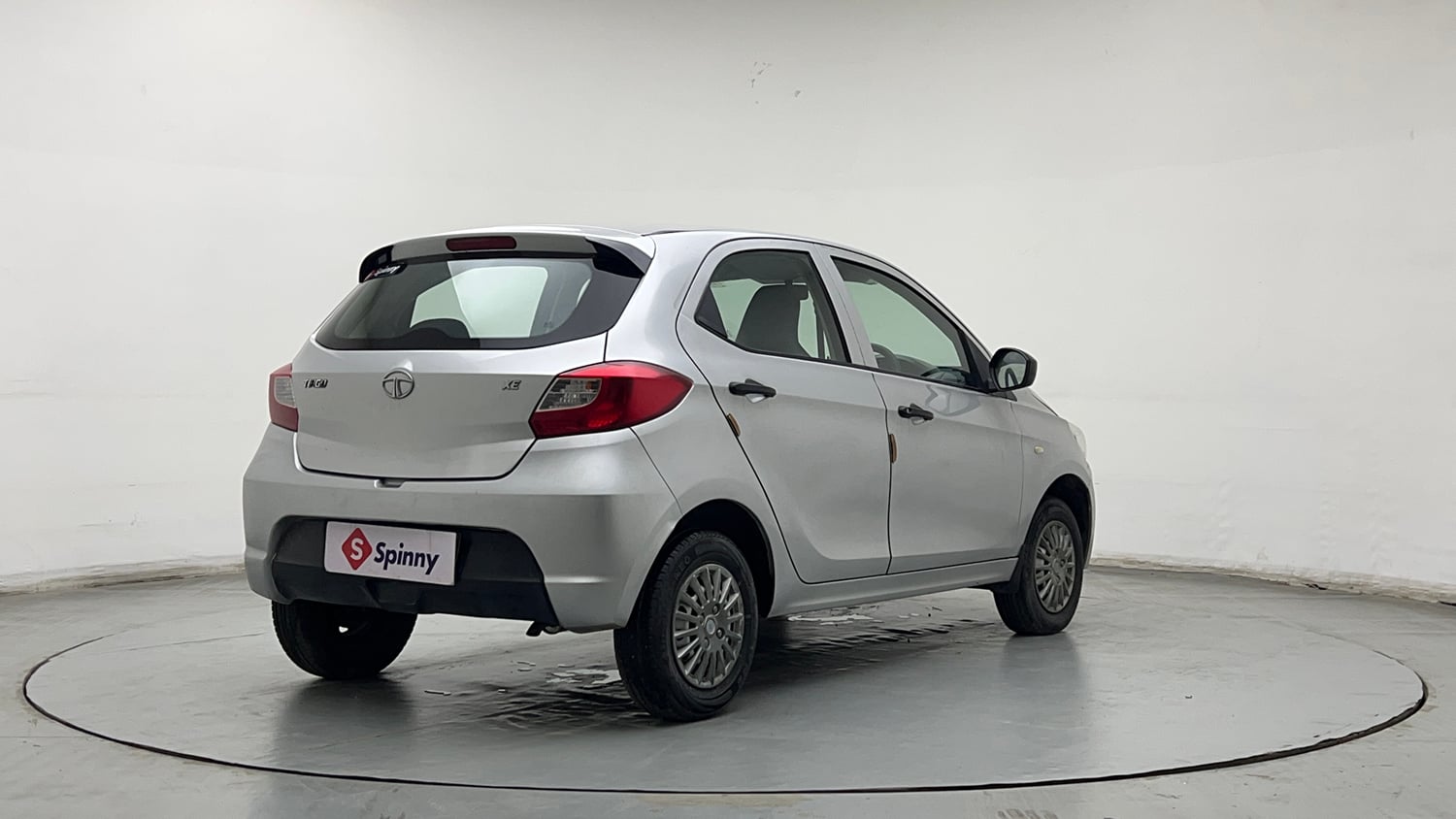 Used 2018 Tata Tiago Revotron XE Petrol Manual exterior RIGHT REAR CORNER VIEW