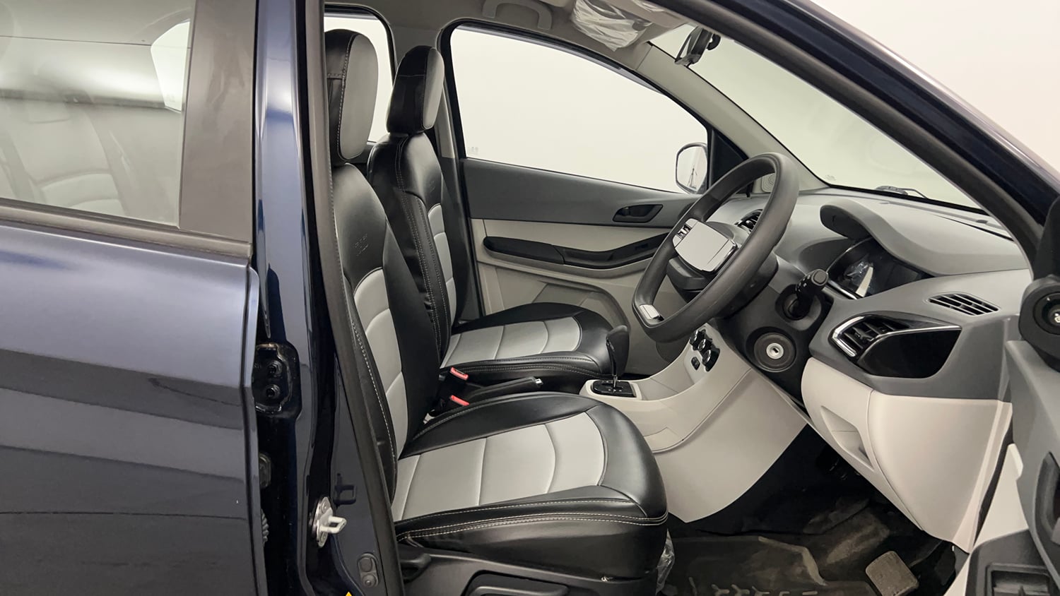Used 2025 Tata Tiago XTA Petrol Automatic interior RIGHT SIDE FRONT DOOR CABIN VIEW