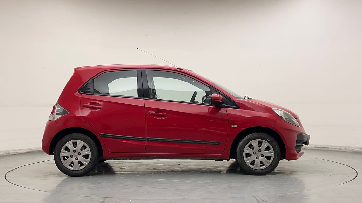 Used 2016 Honda Brio S MT Petrol Manual exterior RIGHT SIDE VIEW