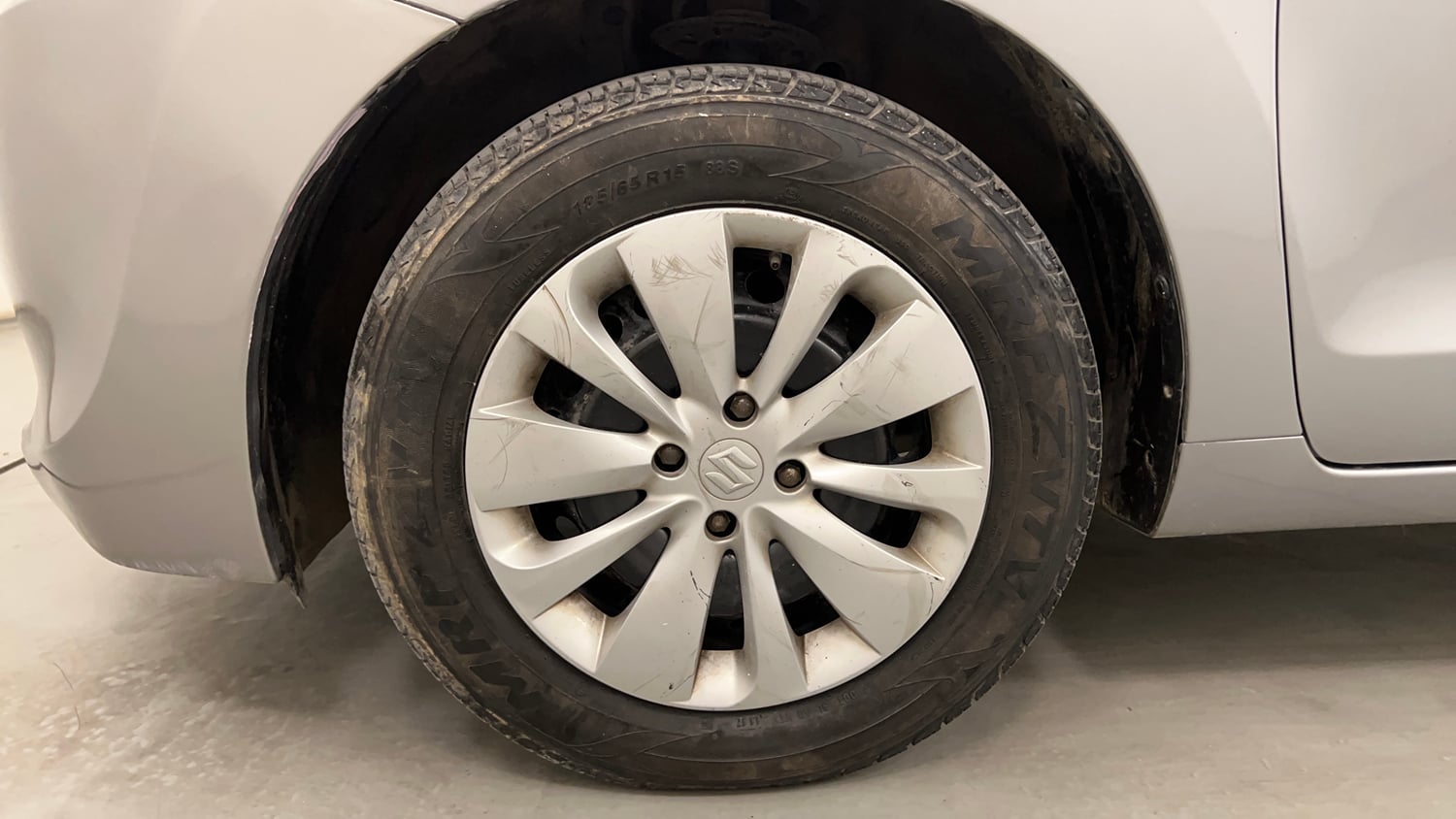 Used 2017 Maruti Suzuki Baleno Delta 1.2 AT Petrol Automatic tyres LEFT FRONT TYRE RIM VIEW
