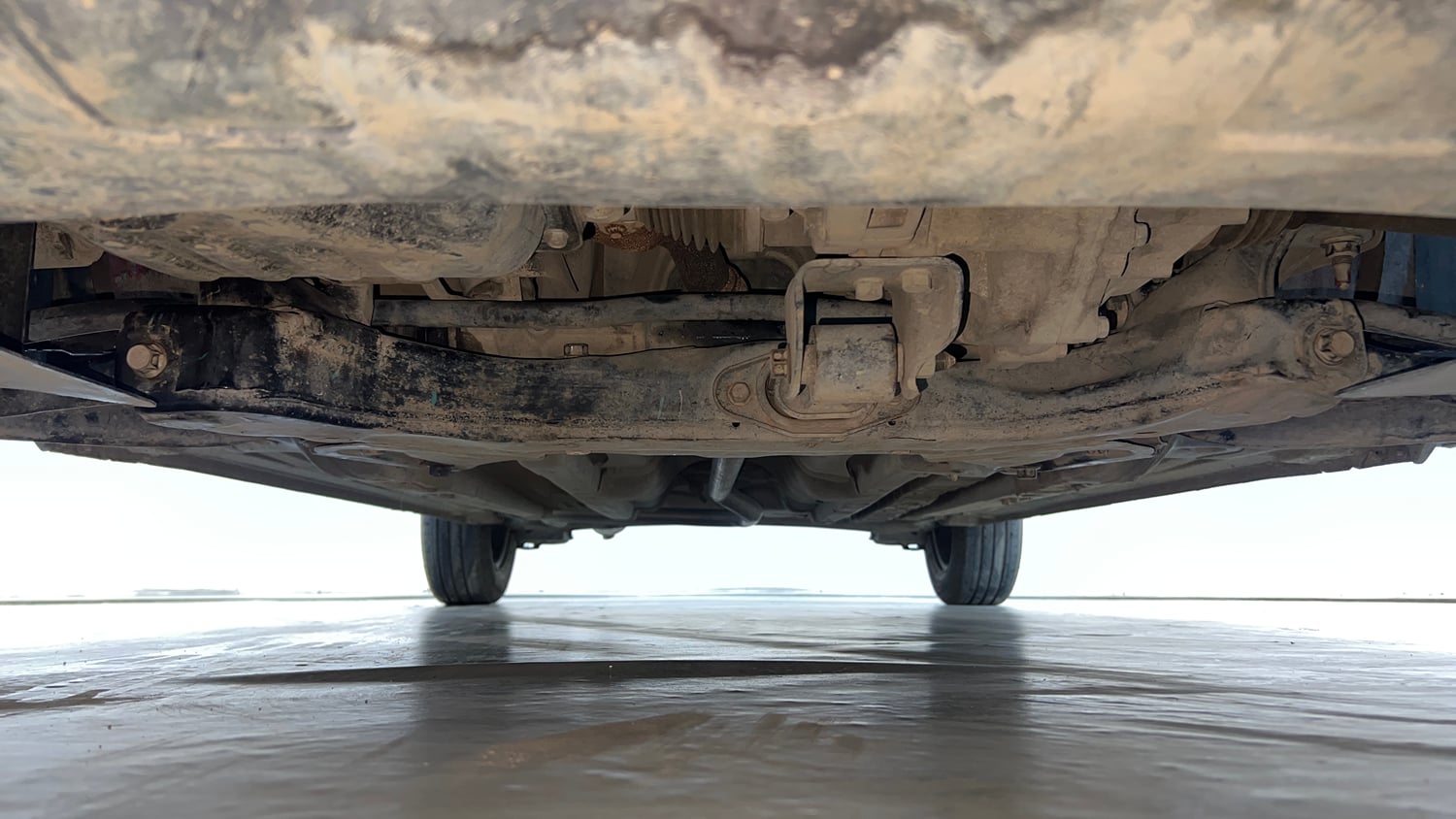 Used 2016 Hyundai Elite i20 Sportz 1.2 Petrol Manual extra FRONT LEFT UNDERBODY VIEW