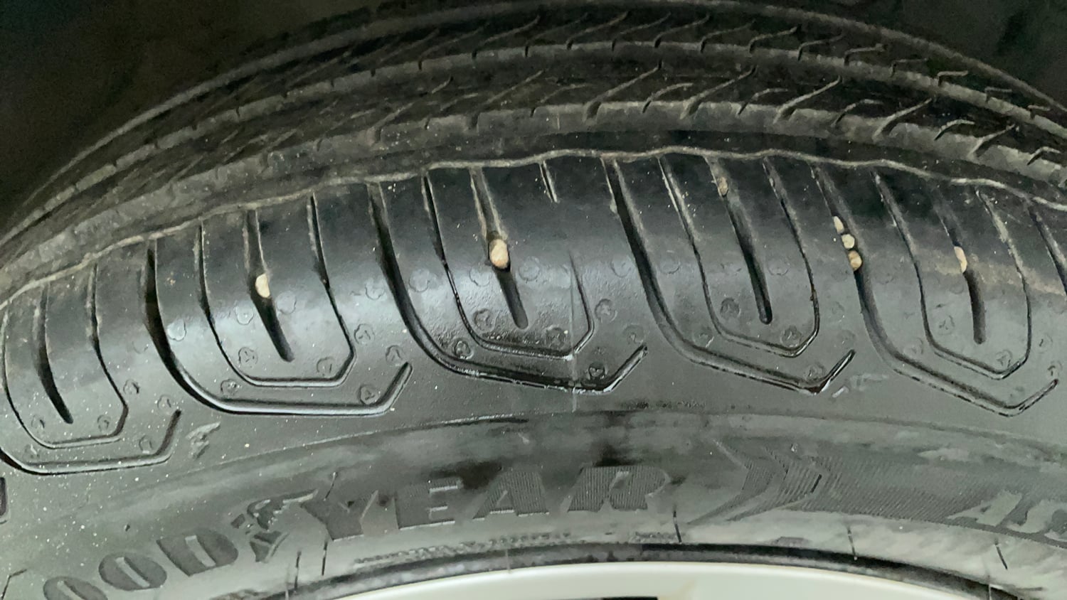 Used 2014 Honda Brio S MT Petrol Manual tyres RIGHT FRONT TYRE TREAD VIEW