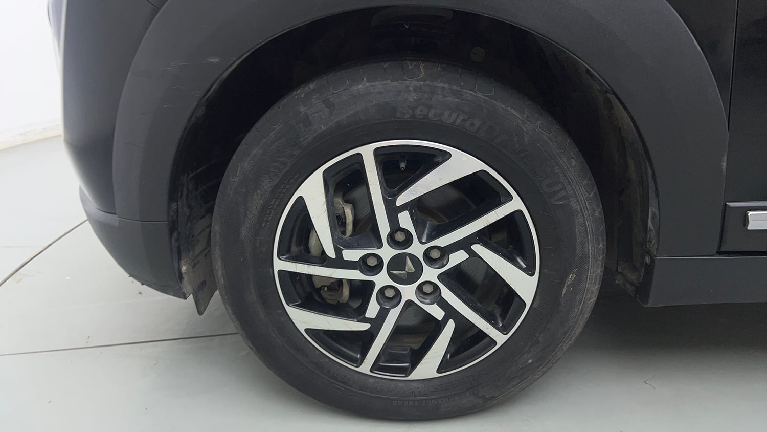 Used 2024 Mahindra XUV 3XO AX5 1.2 Petrol Petrol Manual tyres LEFT FRONT TYRE RIM VIEW