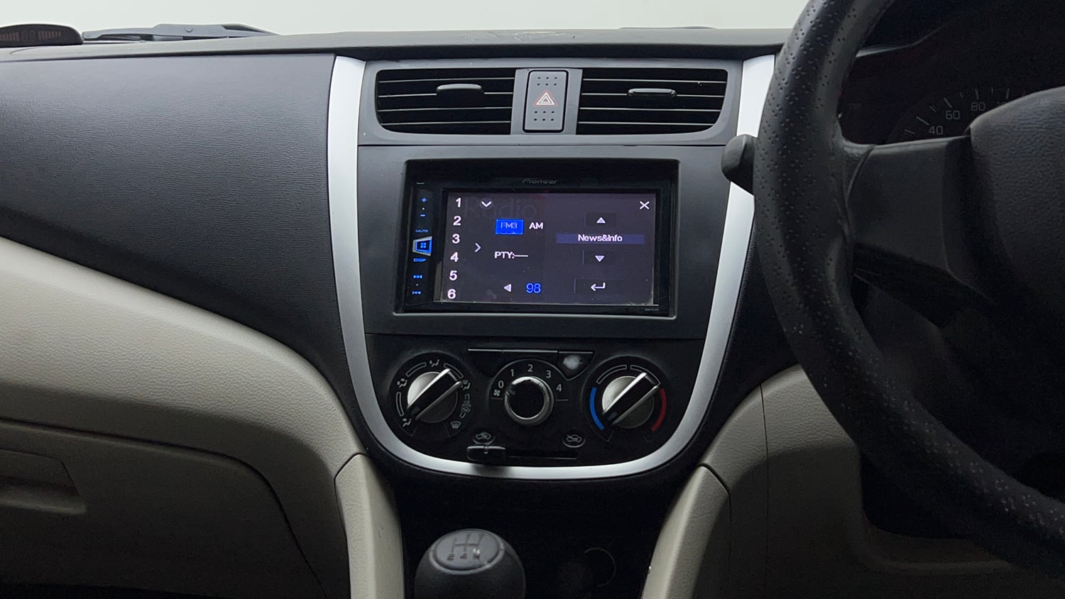 Used 2017 Maruti Suzuki Celerio VXi Petrol Manual interior MUSIC SYSTEM & AC CONTROL VIEW