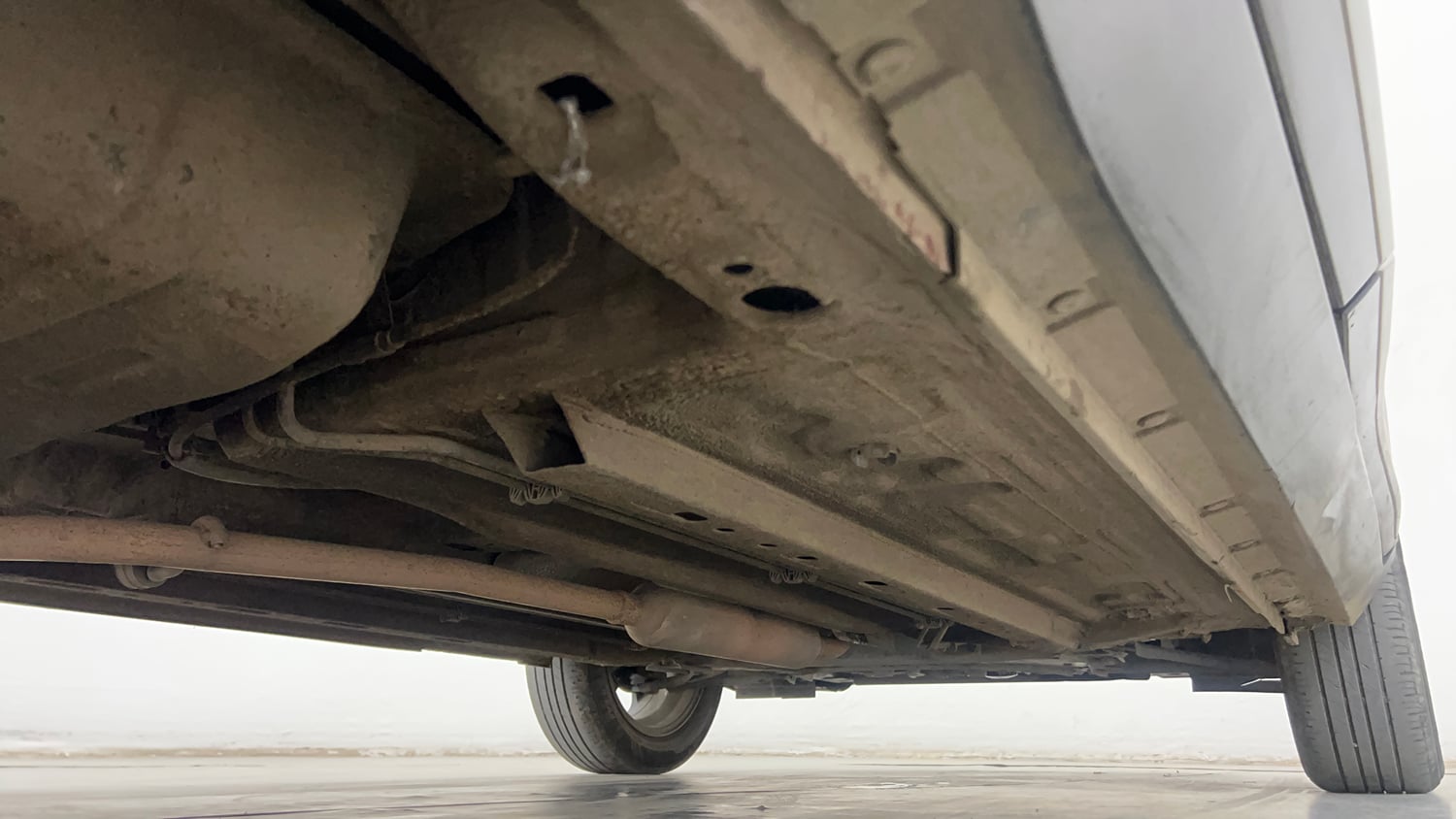 Used 2022 Nissan Magnite XV Executive Petrol Manual extra REAR RIGHT UNDERBODY VIEW