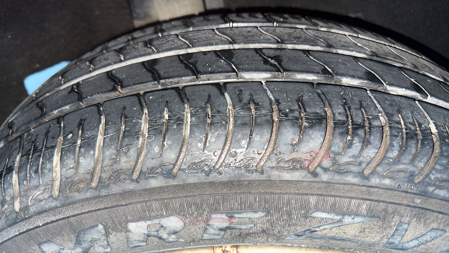 Used 2021 Maruti Suzuki Baleno Sigma Petrol Manual tyres RIGHT REAR TYRE TREAD VIEW