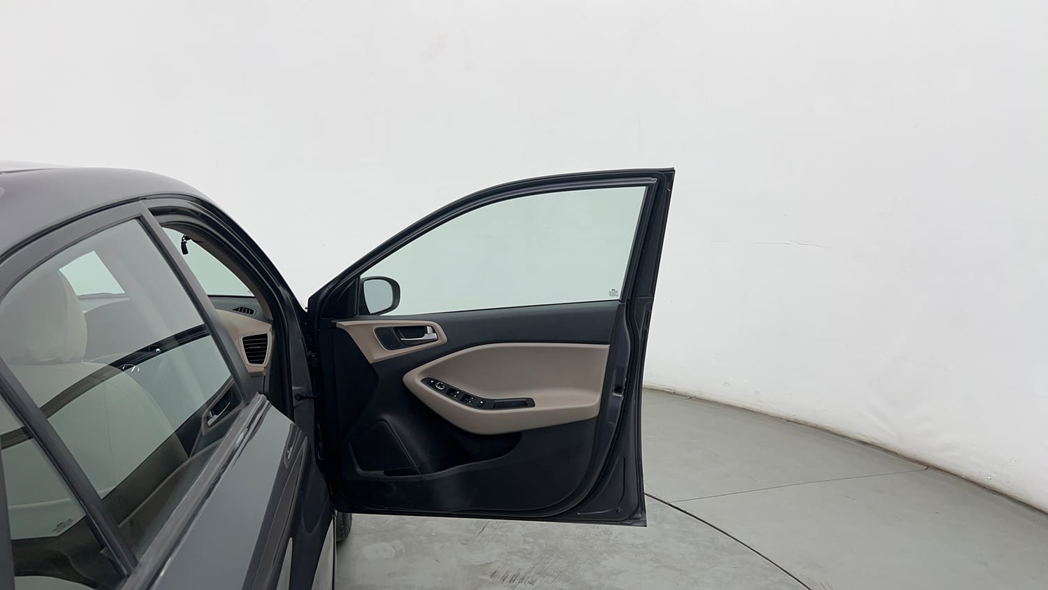 Used 2016 Hyundai Elite i20 Asta 1.2 (O) Petrol Manual interior RIGHT FRONT DOOR OPEN VIEW