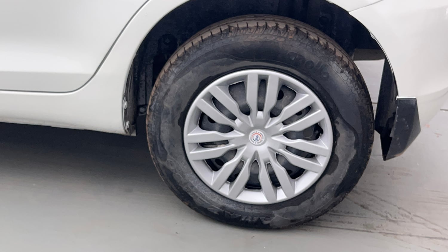 Used 2015 Maruti Suzuki Swift VXi Petrol Manual tyres LEFT REAR TYRE RIM VIEW