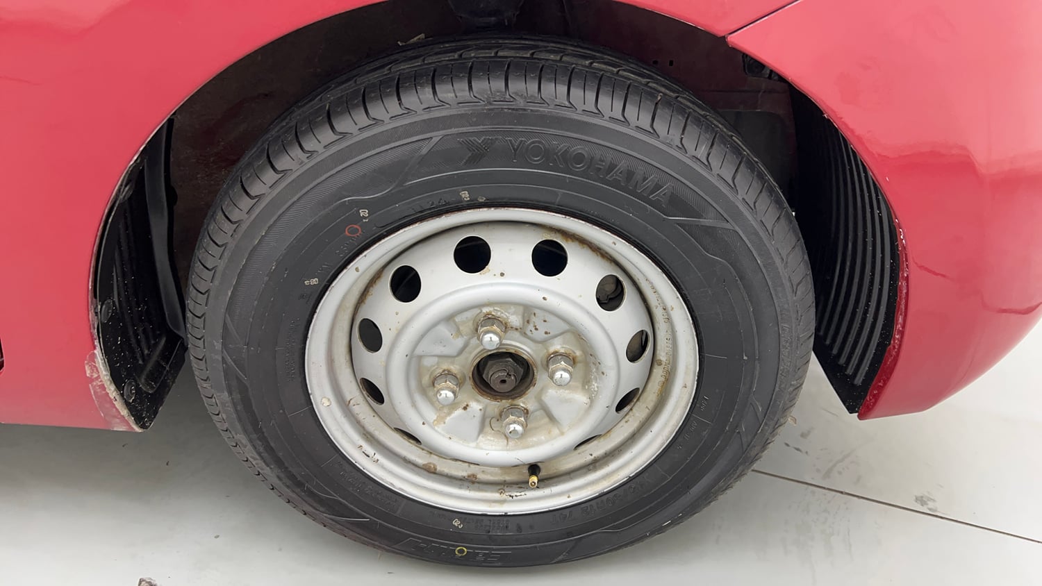 Used 2016 Hyundai Eon D-Lite + Petrol Manual tyres RIGHT FRONT TYRE RIM VIEW