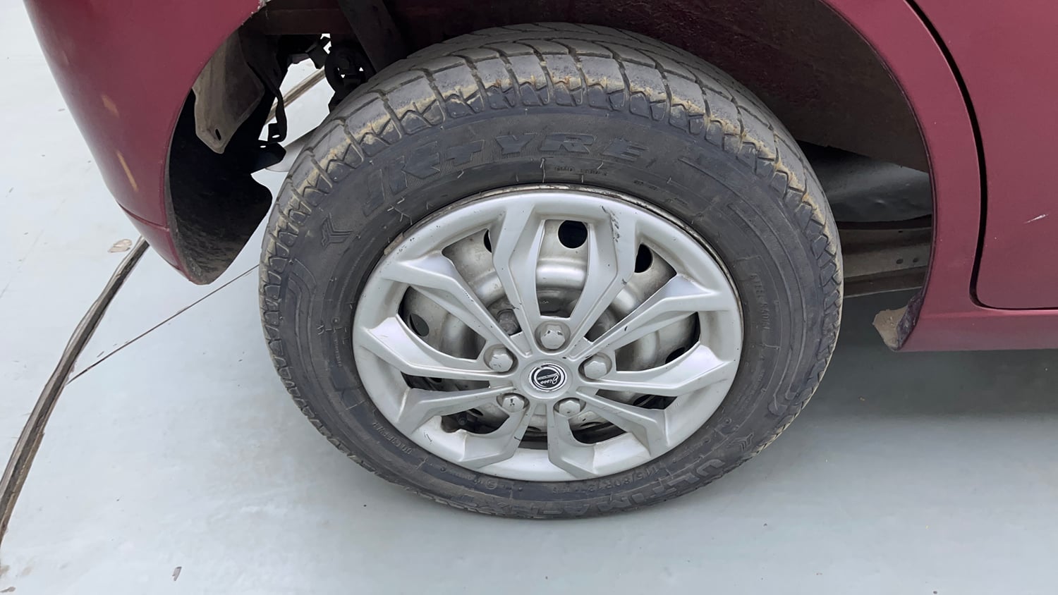 Used 2012 Maruti Suzuki Wagon R 1.0 LXi CNG Cng Manual tyres RIGHT REAR TYRE RIM VIEW