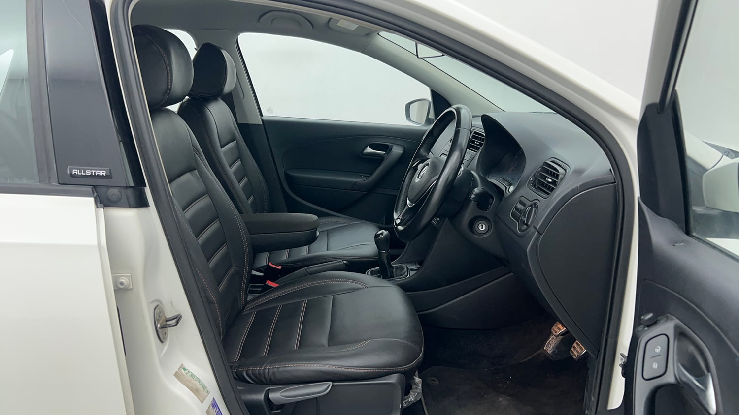 Used 2017 Volkswagen Vento Allstar 1.6 (P) Petrol Manual interior RIGHT SIDE FRONT DOOR CABIN VIEW