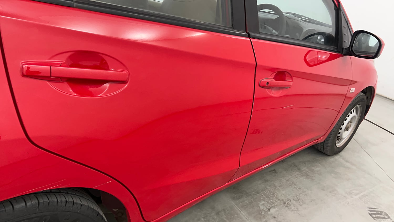 Used 2014 Honda Brio EX MT Petrol Manual dents MINOR SCRATCH