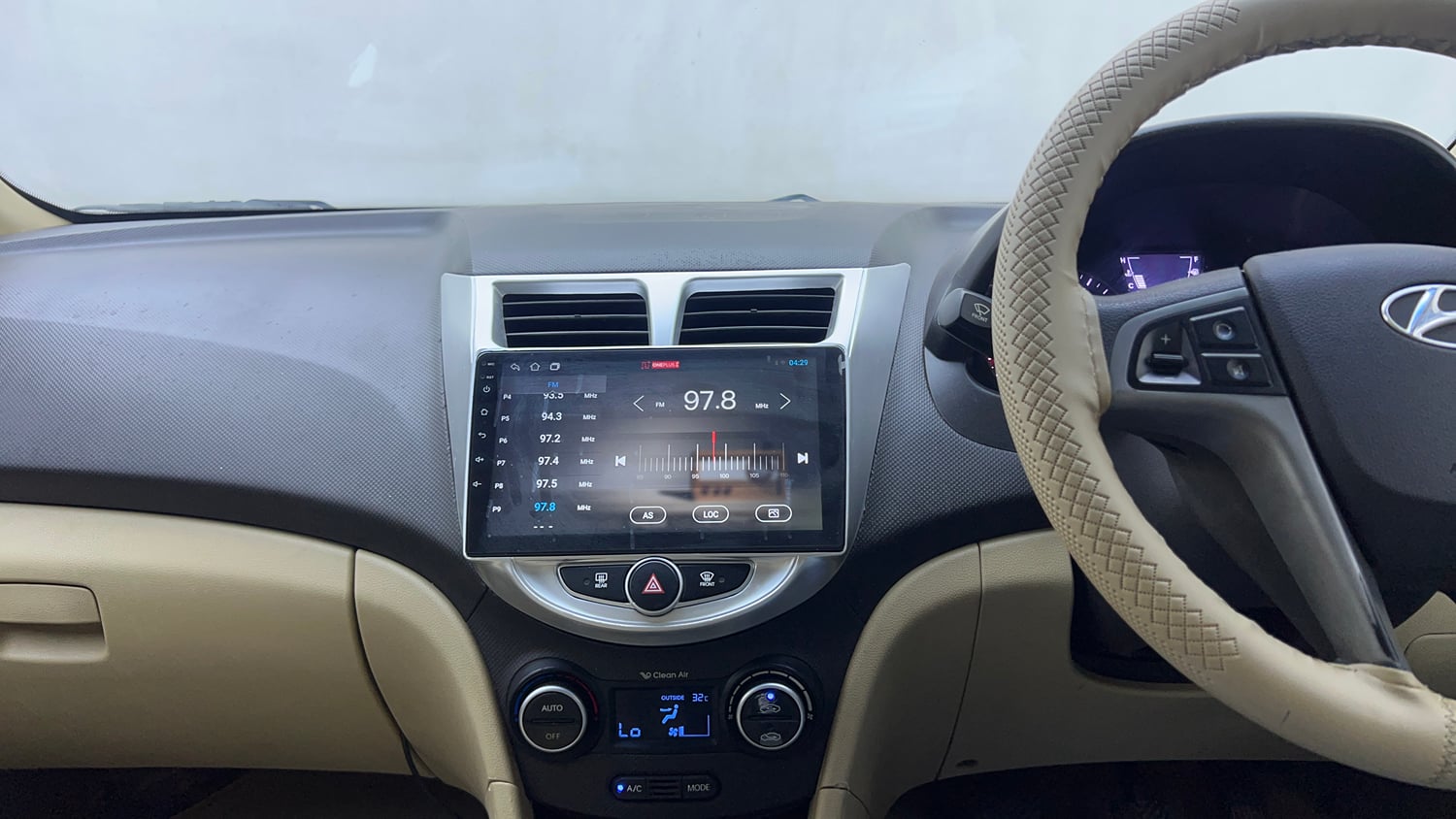 Used 2016 Hyundai Verna 1.6 VTVT SX Petrol Manual interior MUSIC SYSTEM & AC CONTROL VIEW
