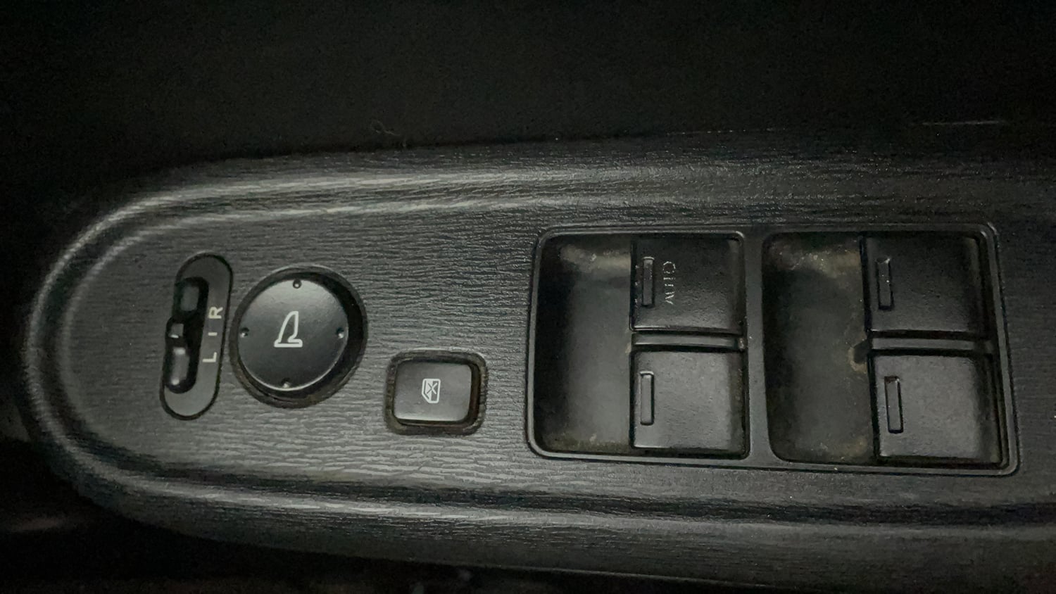Used 2014 Honda Brio S MT Petrol Manual top_features Adjustable ORVM
