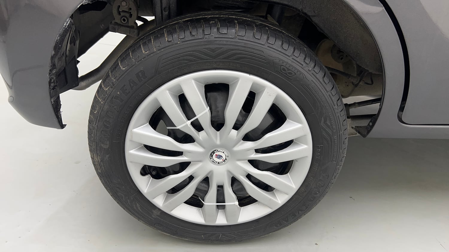 Used 2017 maruti-suzuki Alto K10 VXi (O) AMT Petrol Automatic tyres RIGHT REAR TYRE RIM VIEW