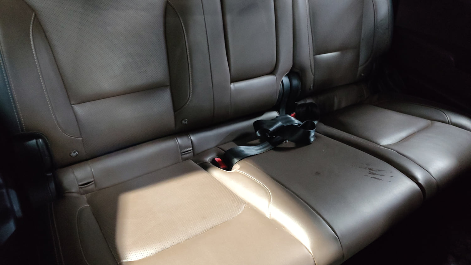 Used 2022 Mahindra Scorpio N Z8 L Petrol MT 7 STR Petrol Manual interior REAR SEAT CONDITION VIEW