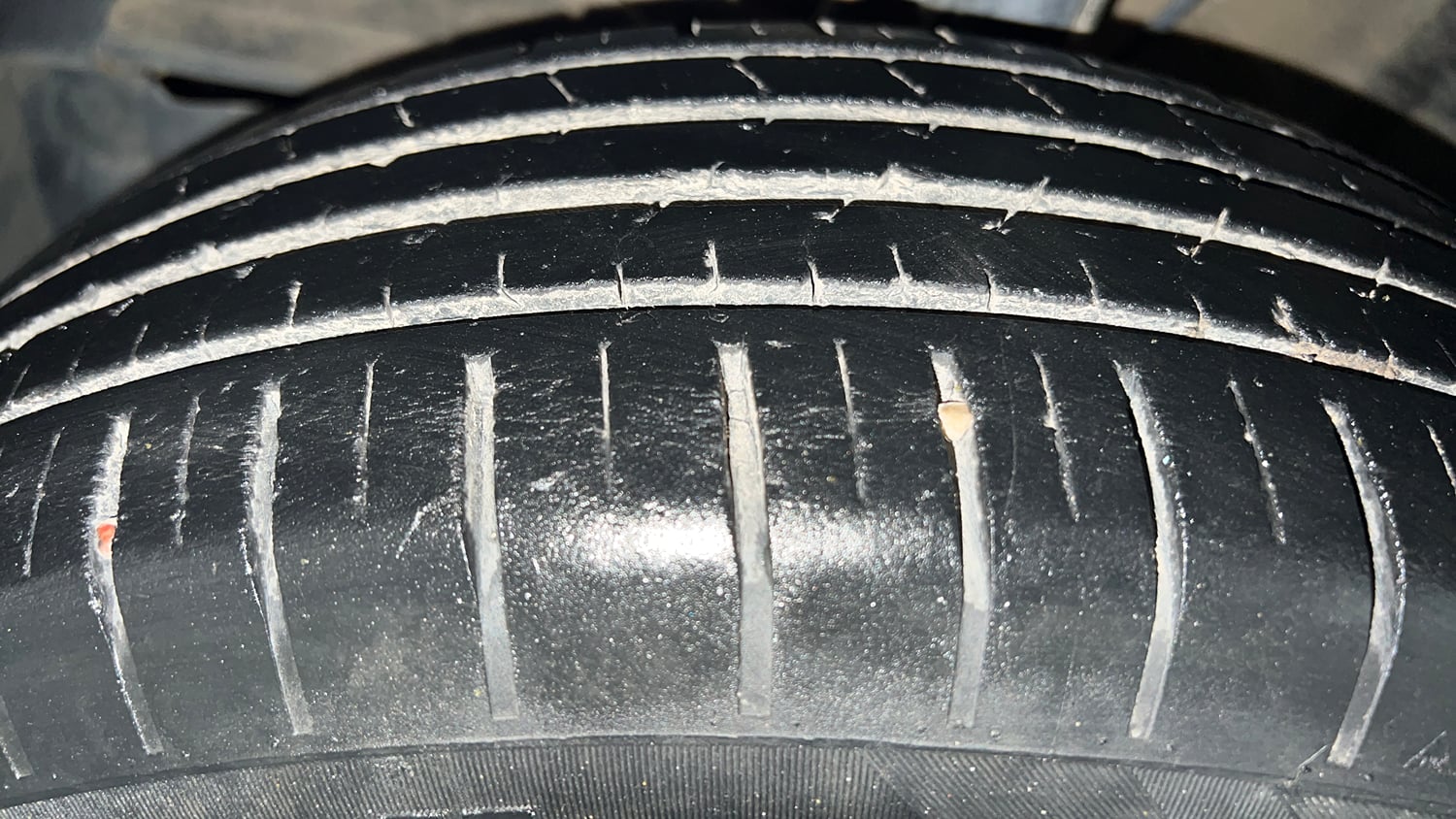 Used 2023 Maruti Suzuki Baleno Delta AGS Petrol Automatic tyres LEFT FRONT TYRE TREAD VIEW