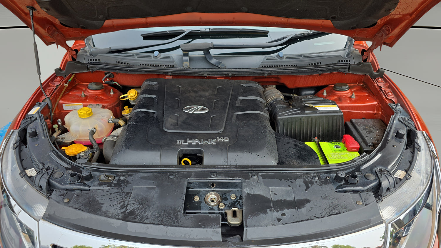 Used 2017 Mahindra XUV500 W4 Diesel Manual engine ENGINE & BONNET OPEN FRONT VIEW