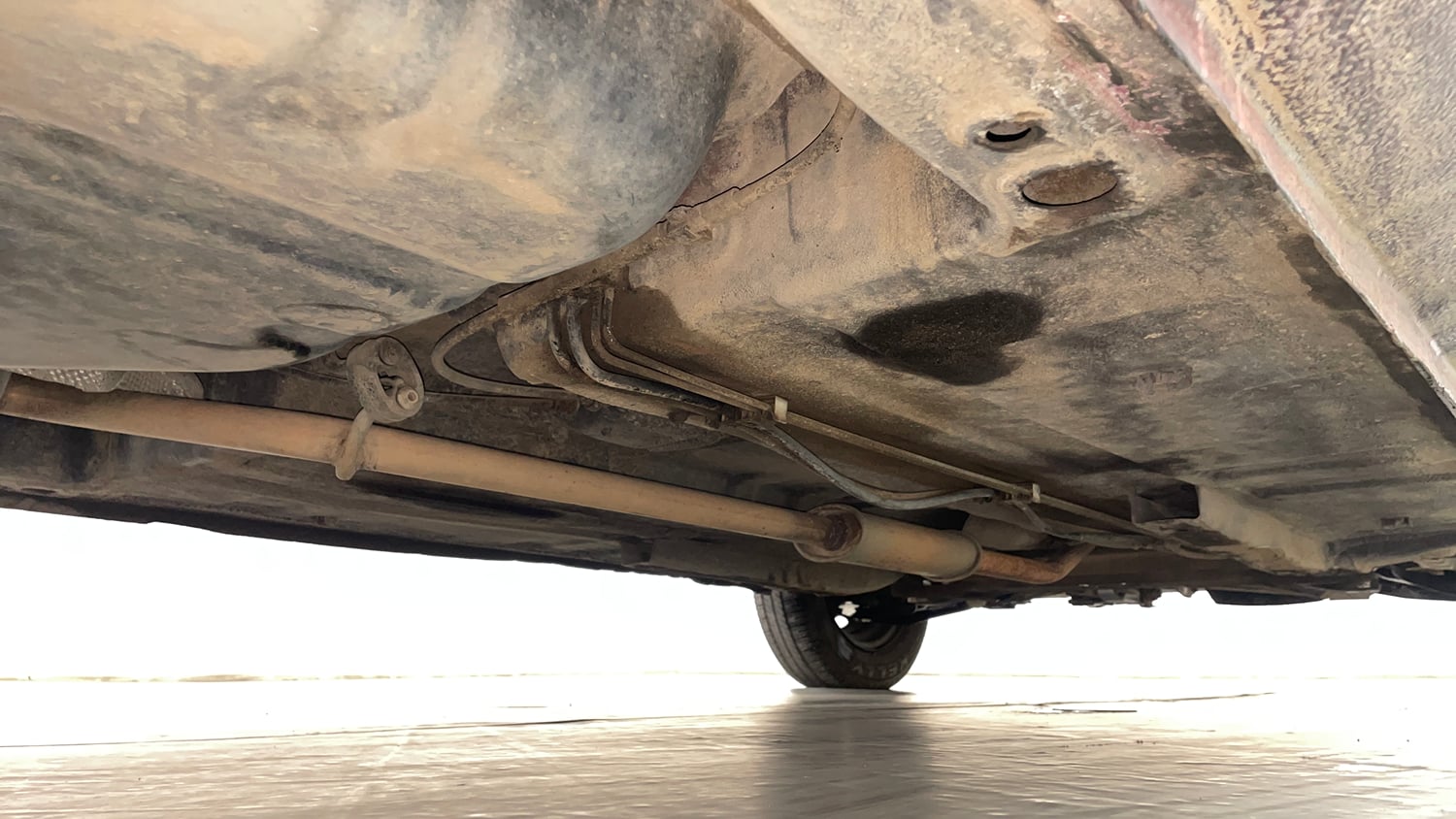 Used 2015 Renault Kwid RXT Petrol Manual extra REAR RIGHT UNDERBODY VIEW