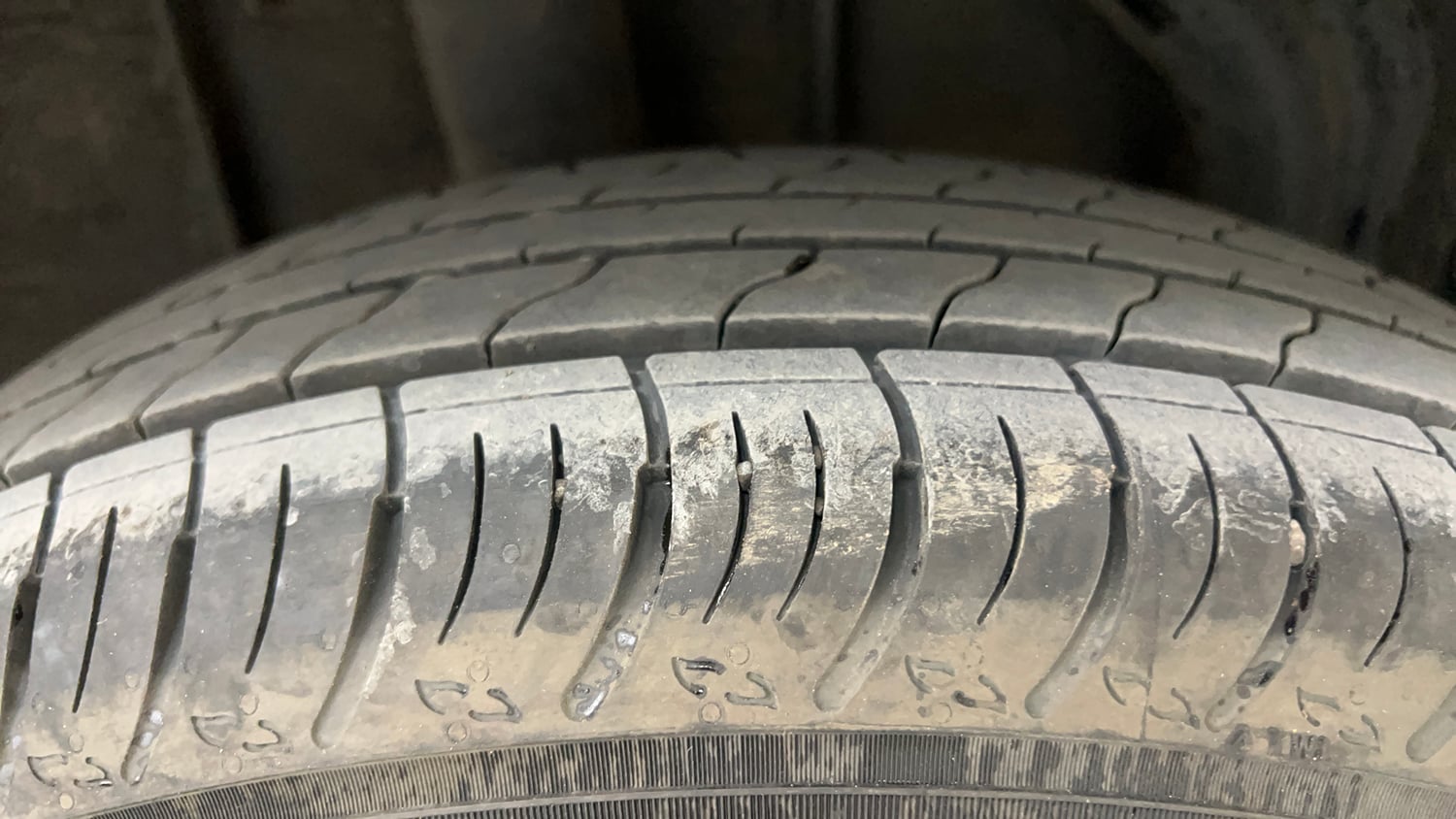 Used 2021 Renault Kiger RXZ MT Petrol Manual tyres RIGHT REAR TYRE TREAD VIEW
