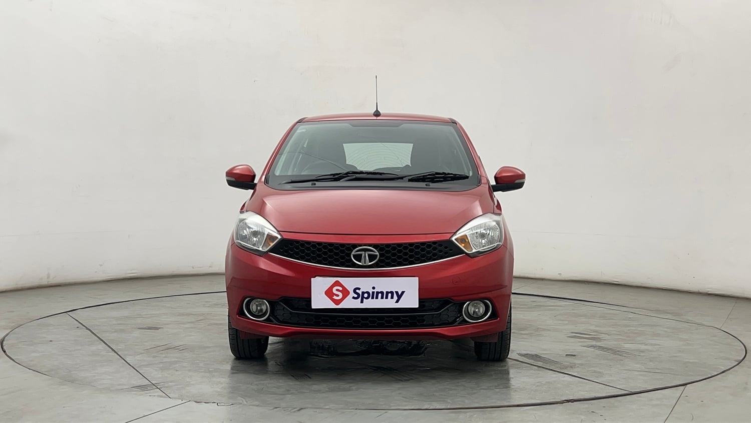Used 2018 Tata Tiago Revotron XZ Petrol Manual exterior FRONT VIEW