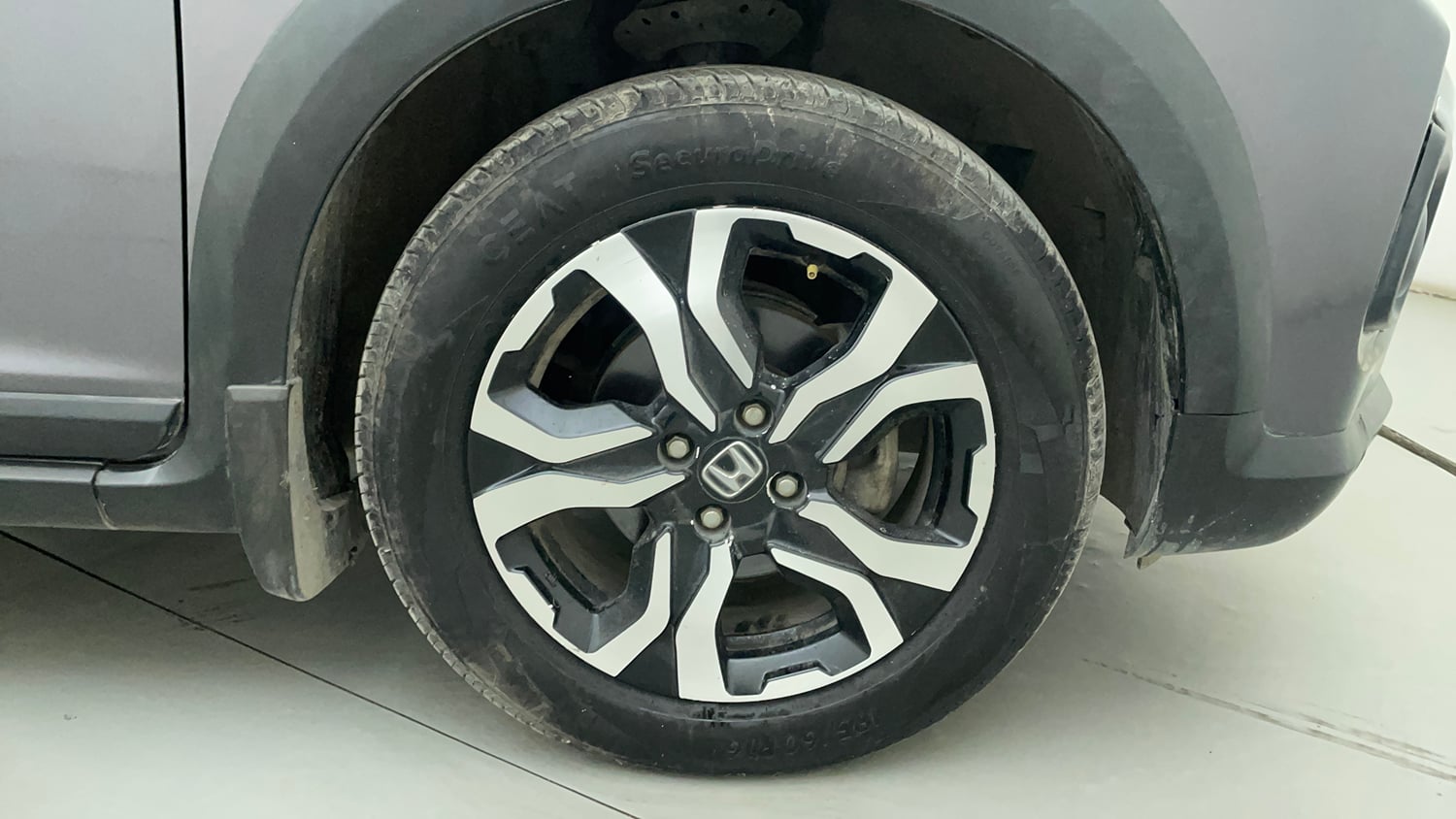 Used 2021 Honda WR-V VX MT Petrol Petrol Manual tyres RIGHT FRONT TYRE RIM VIEW