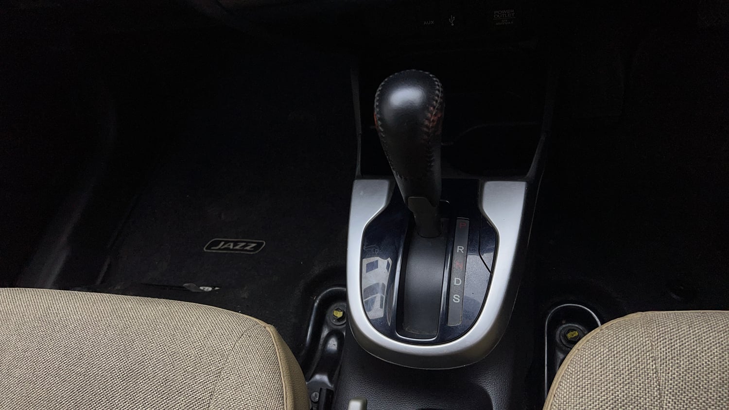 Used 2017 Honda Jazz V AT Petrol Petrol Automatic interior GEAR  KNOB VIEW