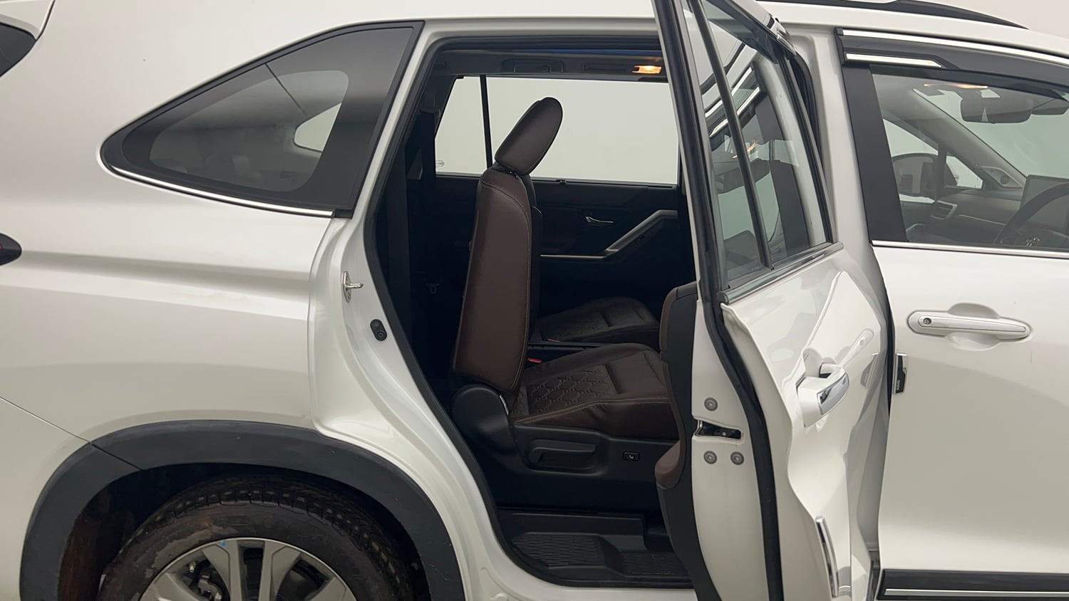 Used 2024 Toyota Innova Hycross ZX Hybrid 7 STR Hybrid Automatic interior RIGHT SIDE REAR DOOR CABIN VIEW