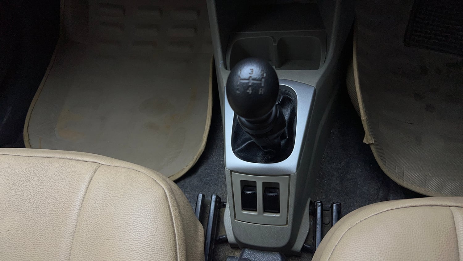 Used 2017 Maruti Suzuki Alto K10 VXi Petrol Manual interior GEAR  KNOB VIEW