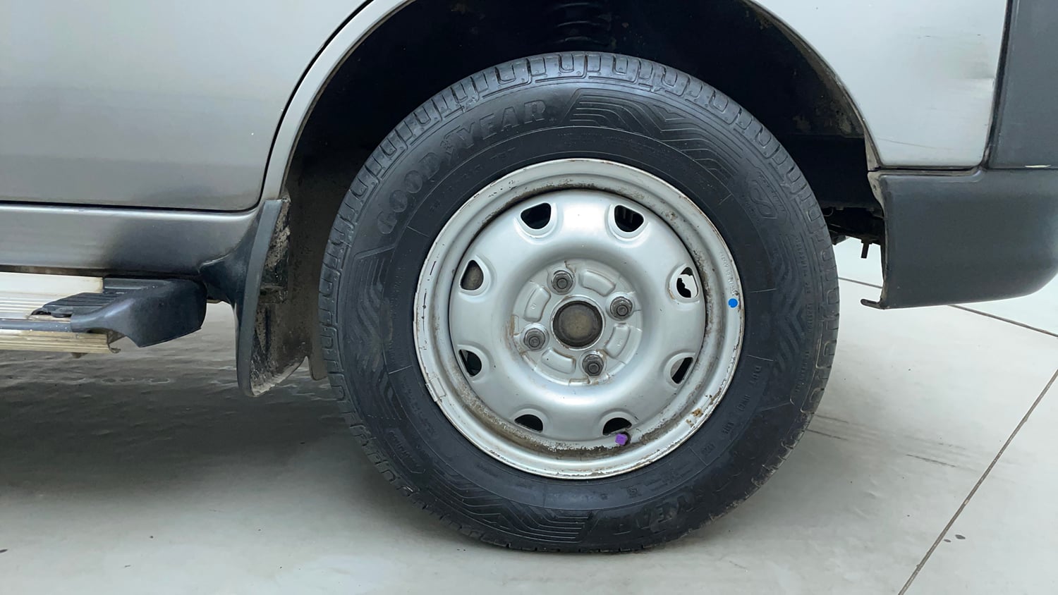 Used 2015 Maruti Suzuki Eeco 5 STR WITH A/C+HTR Petrol Manual tyres RIGHT FRONT TYRE RIM VIEW