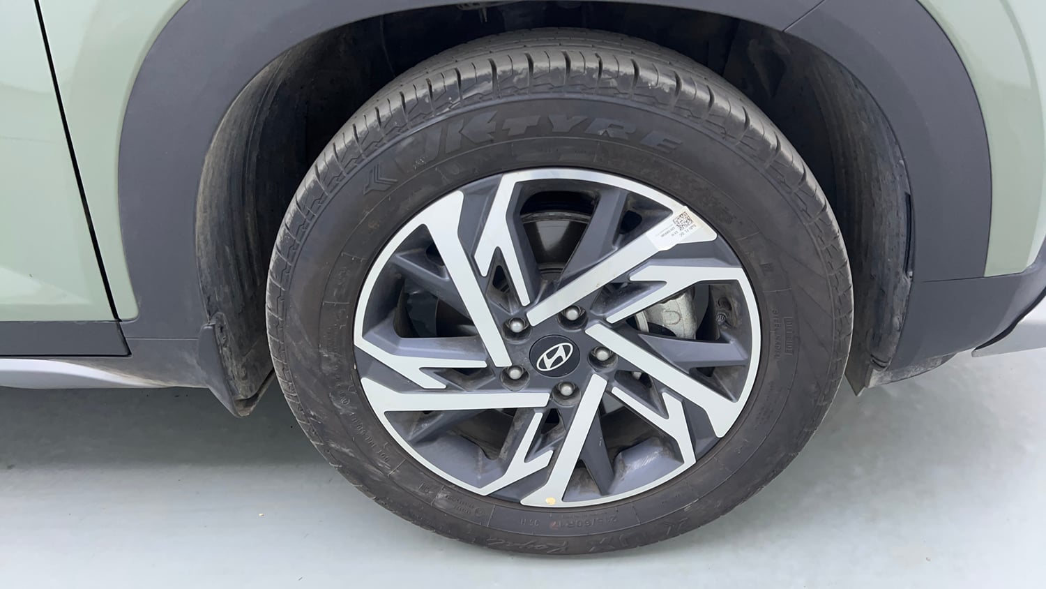 Used 2025 Hyundai Creta 1.5 MPi Petrol IVT SX(O) Petrol Automatic tyres RIGHT FRONT TYRE RIM VIEW