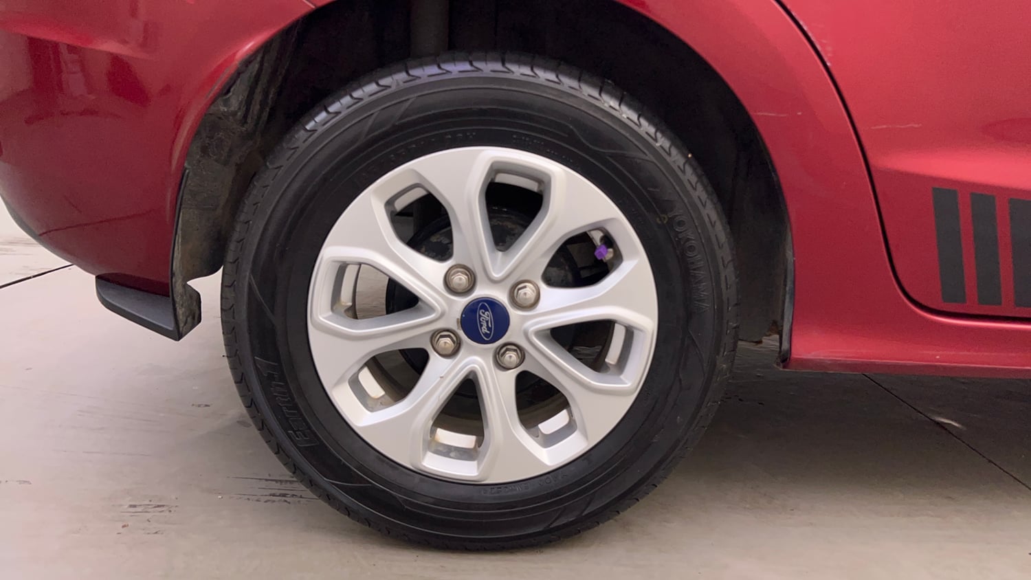Used 2016 Ford Figo Aspire Titanium 1.2 Ti-VCT Petrol Manual tyres RIGHT REAR TYRE RIM VIEW