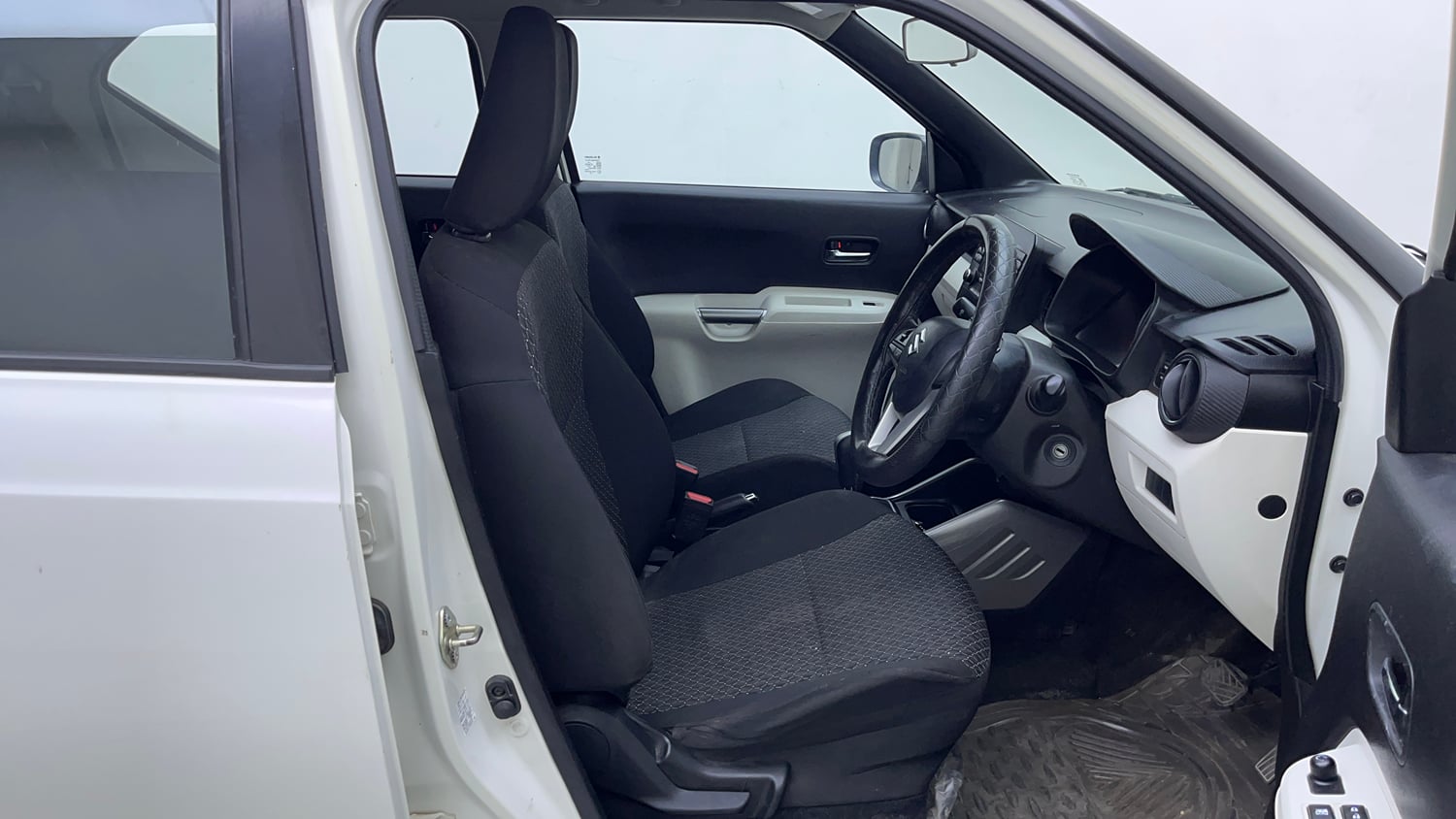 Used 2022 Maruti Suzuki Ignis Delta 1.2 AMT Petrol Automatic interior RIGHT SIDE FRONT DOOR CABIN VIEW