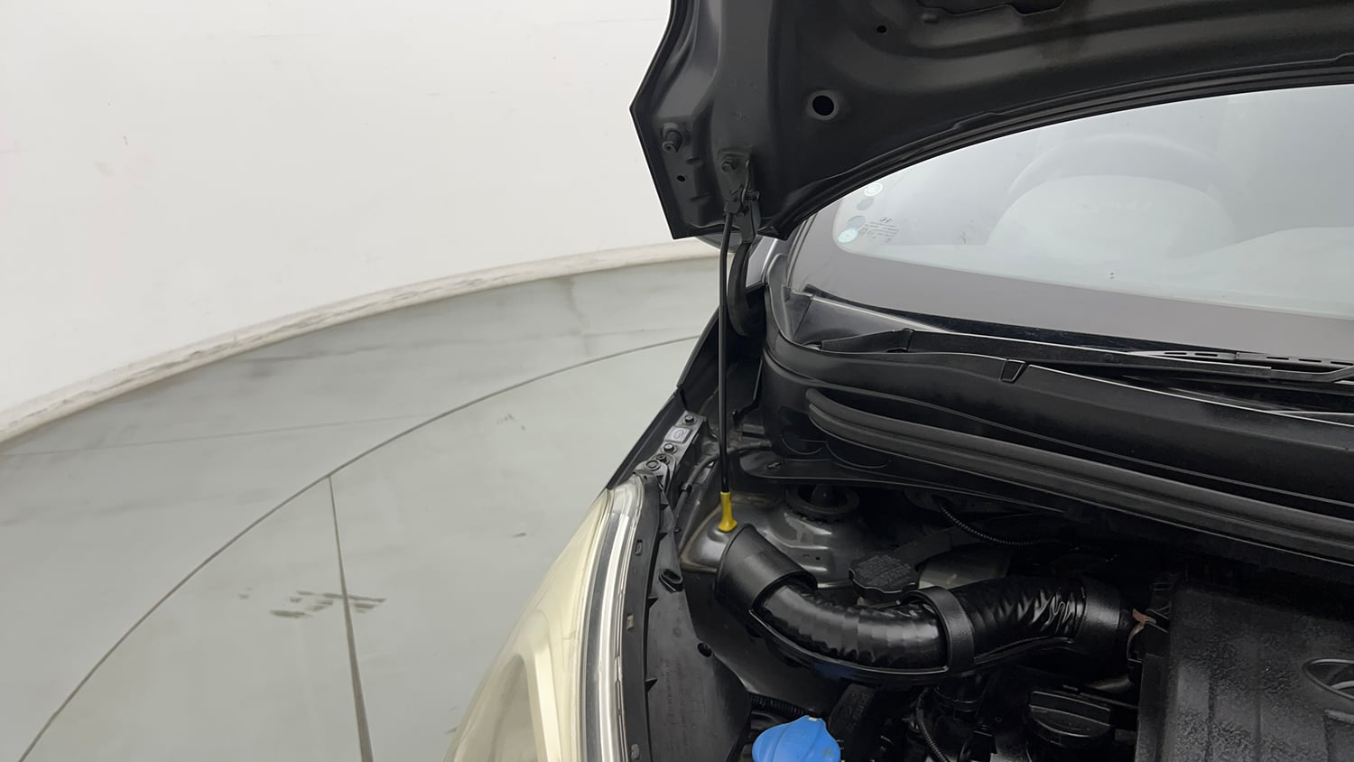 Used 2015 Hyundai Grand i10 Magna 1.2 Kappa VTVT Petrol Manual engine ENGINE RIGHT SIDE HINGE & APRON VIEW