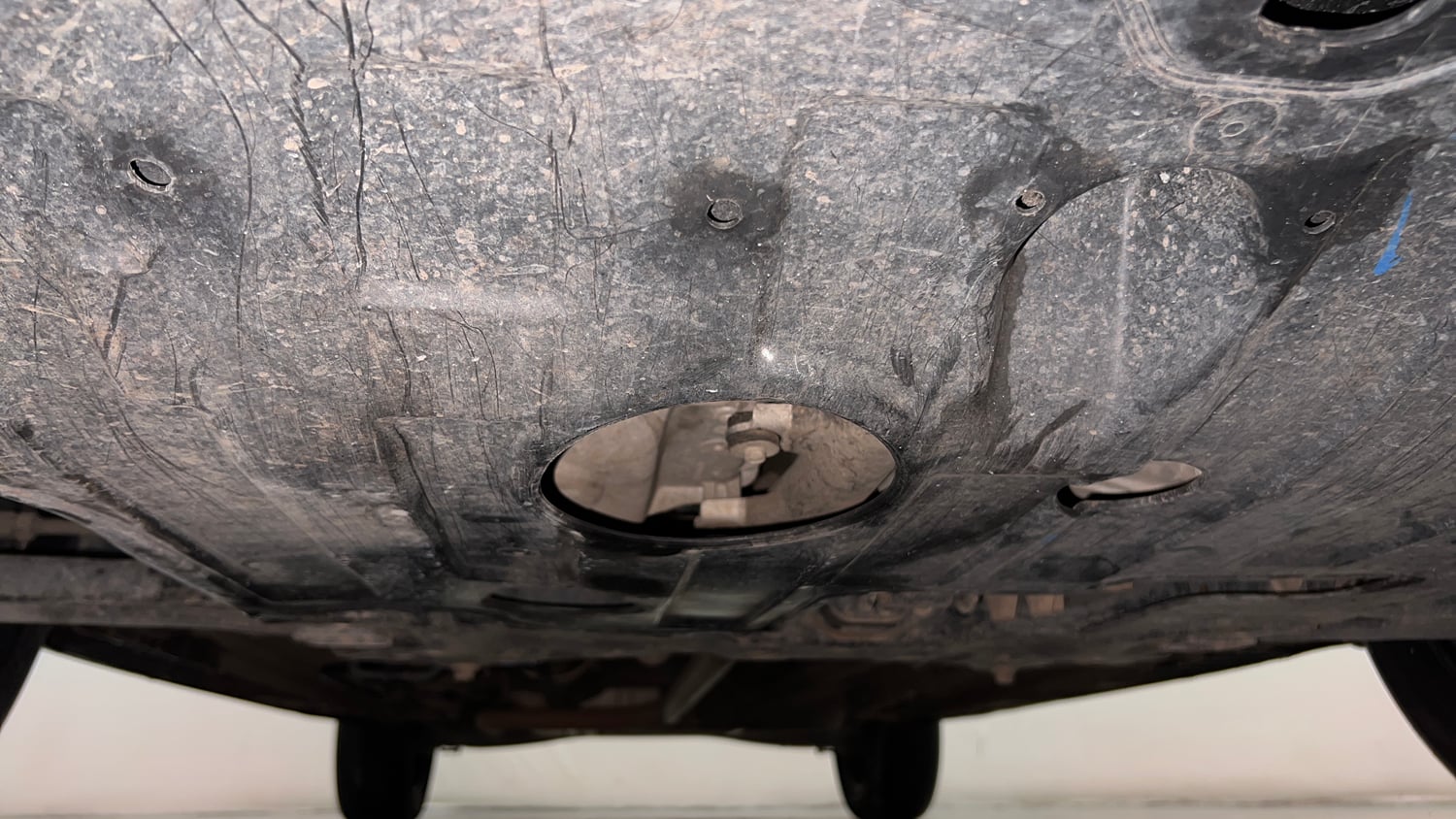 Used 2022 Hyundai Alcazar Signature (O) 6 STR 1.5 Diesel AT Diesel Automatic extra FRONT LEFT UNDERBODY VIEW