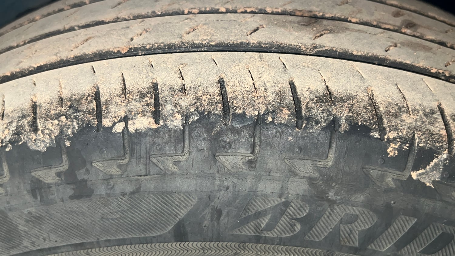 Used 2017 Maruti Suzuki Ignis Delta 1.2 MT Petrol Manual tyres LEFT REAR TYRE TREAD VIEW
