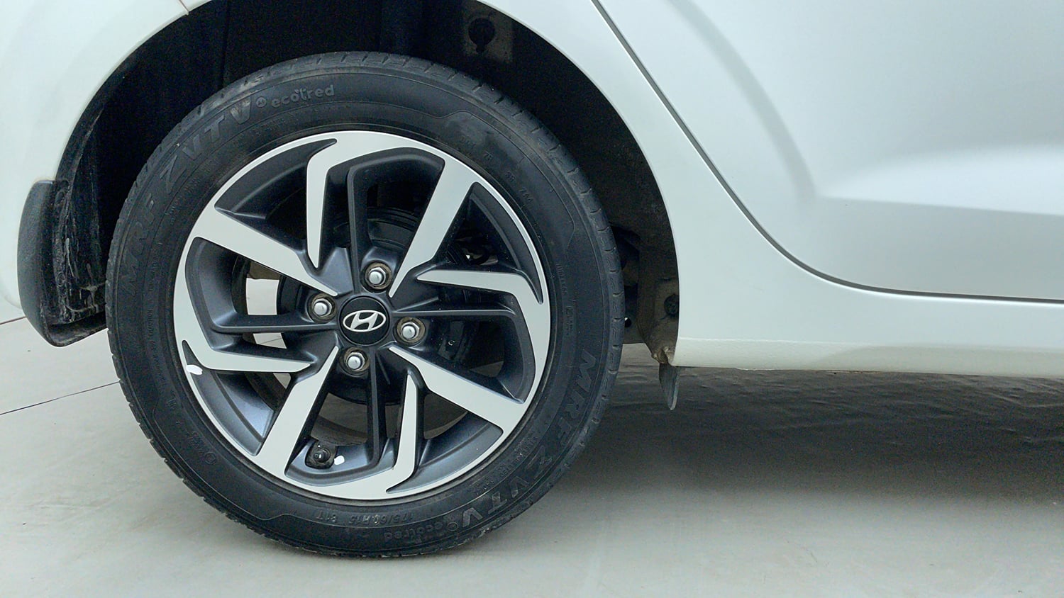 Used 2022 Hyundai Grand i10 Nios Asta AMT 1.2 Kappa VTVT Petrol Automatic tyres RIGHT REAR TYRE RIM VIEW