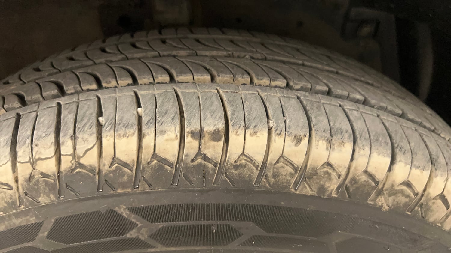 Used 2012 Maruti Suzuki Swift Dzire VXI Petrol Manual tyres RIGHT FRONT TYRE TREAD VIEW