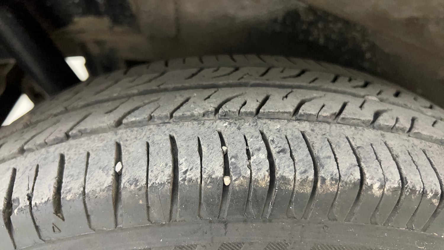 Used 2013 Maruti Suzuki Wagon R LXI CNG Cng Manual tyres RIGHT REAR TYRE TREAD VIEW