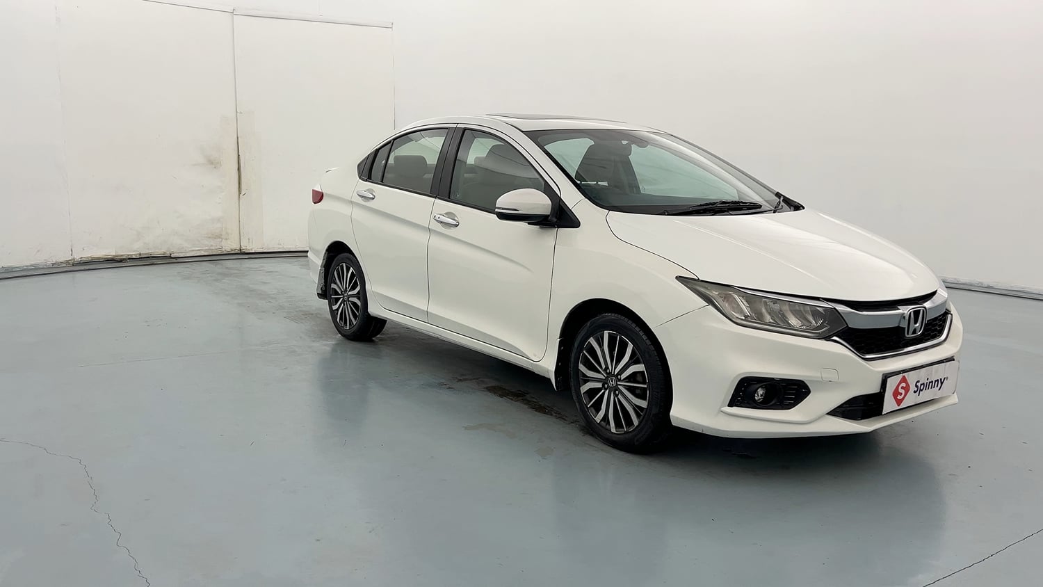 Used 2018 Honda City ZX Diesel Diesel Manual exterior RIGHT FRONT CORNER VIEW