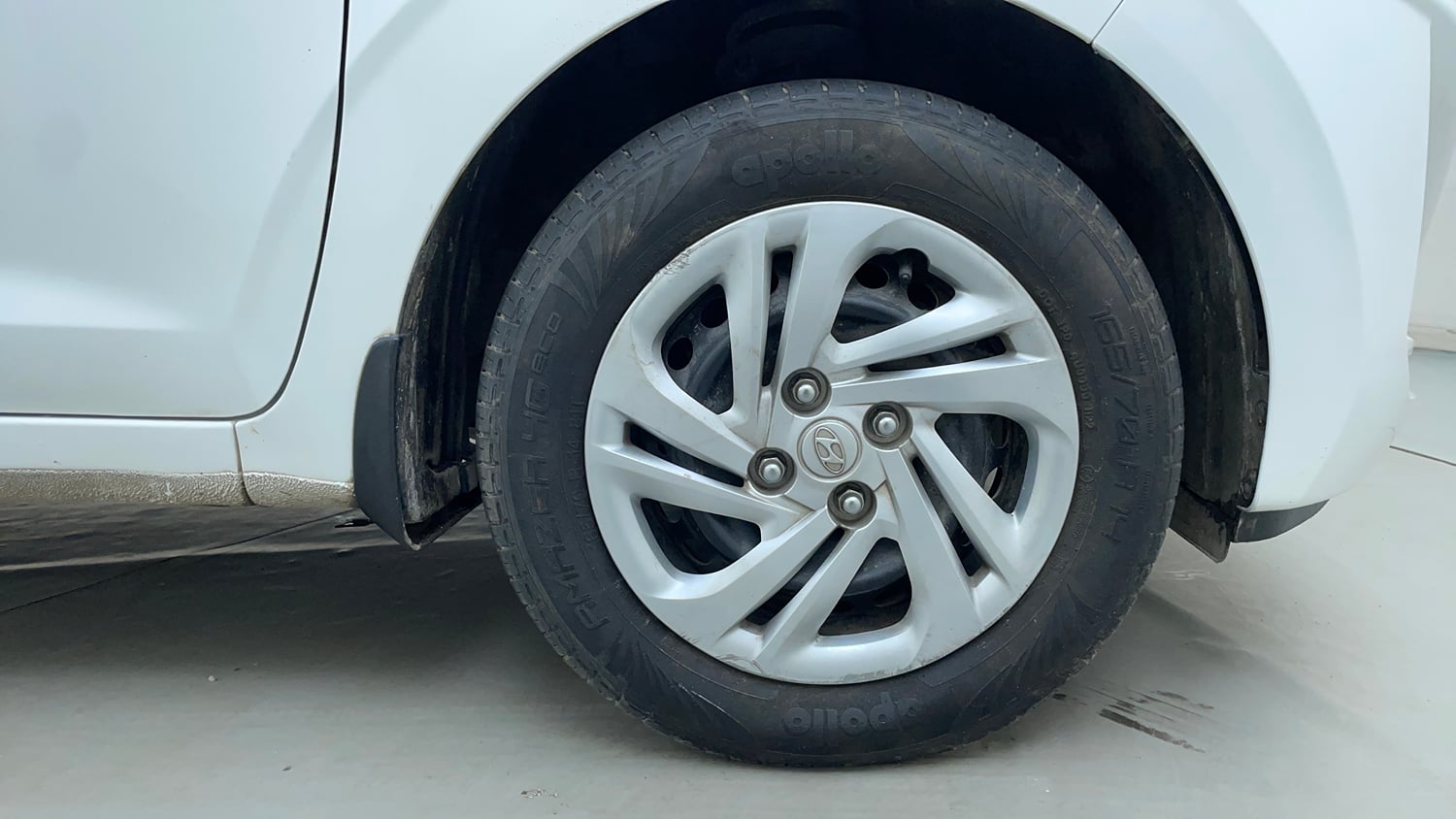 Used 2022 Hyundai Grand i10 Nios Magna 1.2 Kappa VTVT Petrol Manual tyres RIGHT FRONT TYRE RIM VIEW